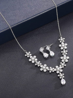 Spectacular Flowers Necklace - Accessory